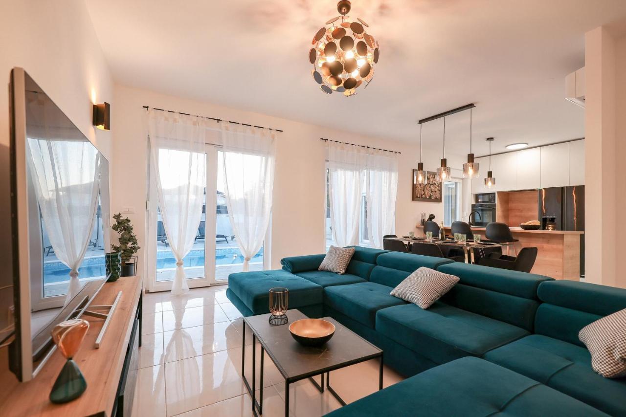 فيلا La Reina House - Private Heated Pool بيبينيا المظهر الخارجي الصورة